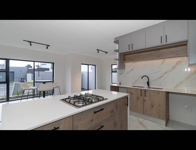 3 BEDROOM DUPLEX FOR SALE IN SANDOWN